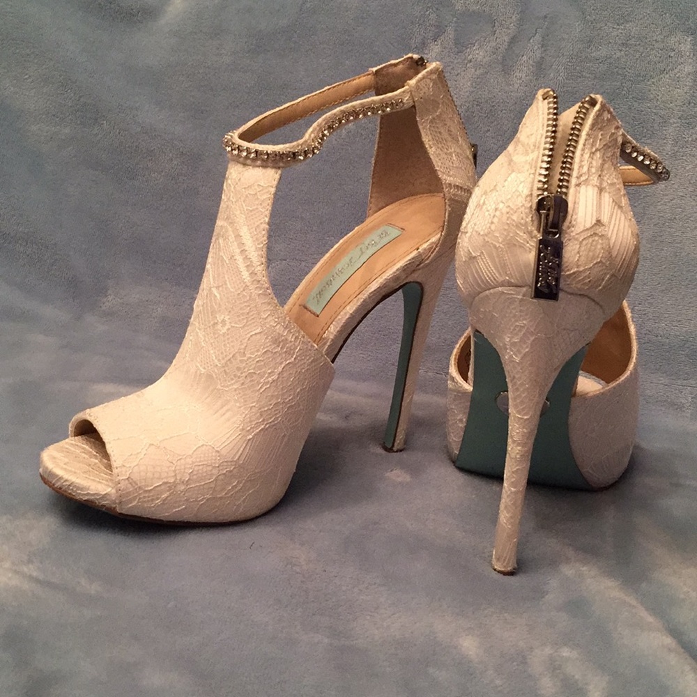 Betsey Johnson ivory lace heels
